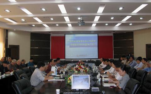 我校相关部门与湖南农大教学考察团进行座谈交流。